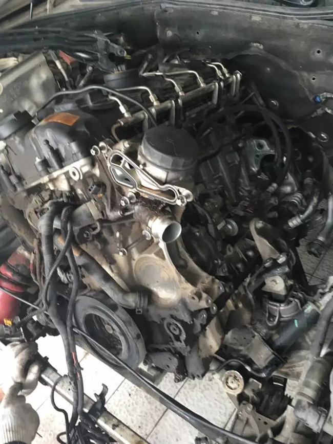汽車行駛中突然熄火怎么辦？