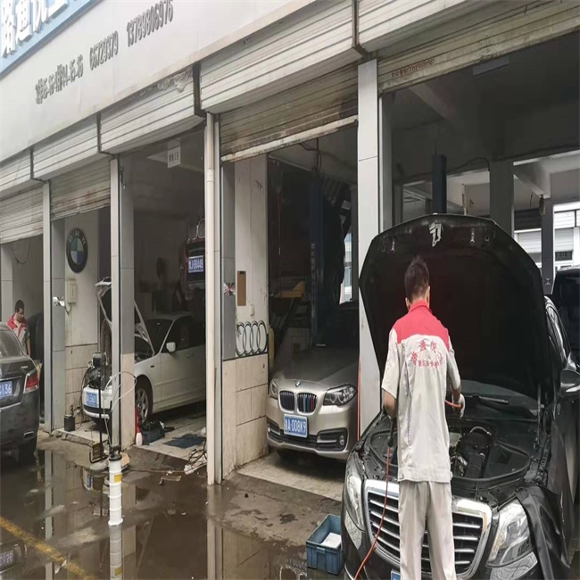 怎么從汽車的油箱里把油吸出來？